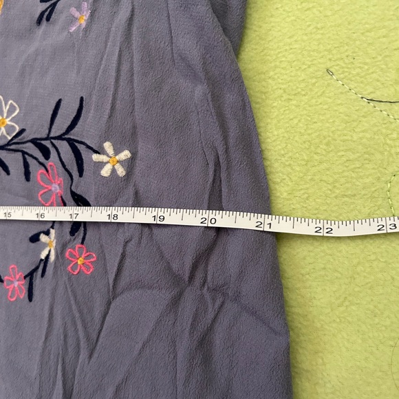 Floral, off the shoulder Blouse (Plus-Size!) - Picture 4 of 5